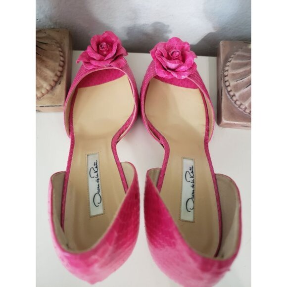 Oscar de la Renta Pink Snake w/ Flower Peddles heel - Picture 8 of 12